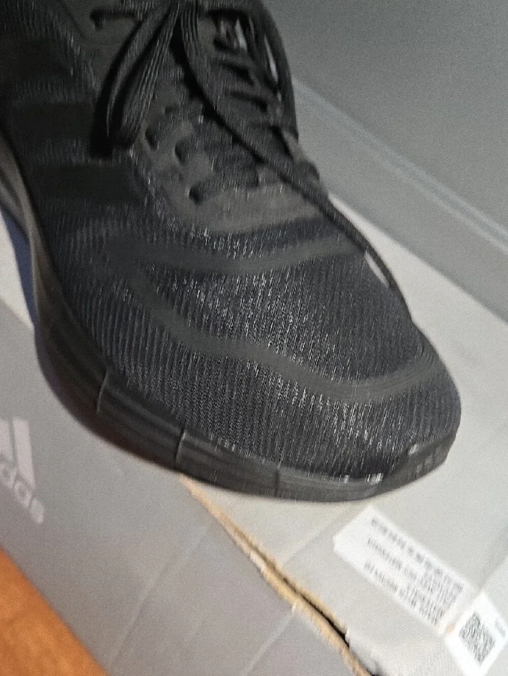 adidas Men's All-Black Cushioned Athletic Sneakers Nwb Size 9 1/2